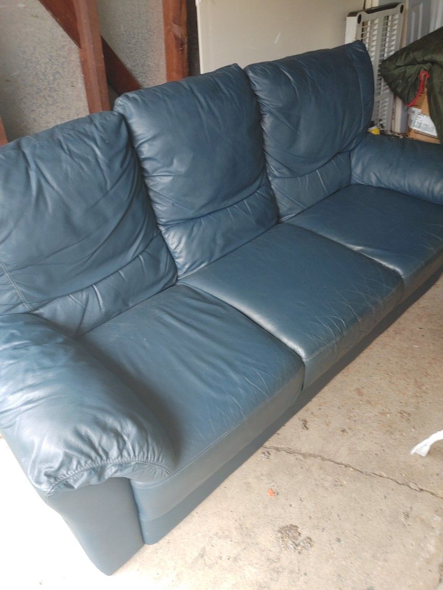 Super Comfy Leather Blue Couch Excellent Condition