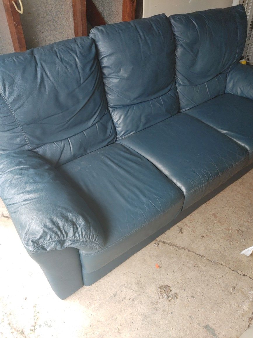 Super Comfy Leather Blue Couch Excellent Condition - photo 2