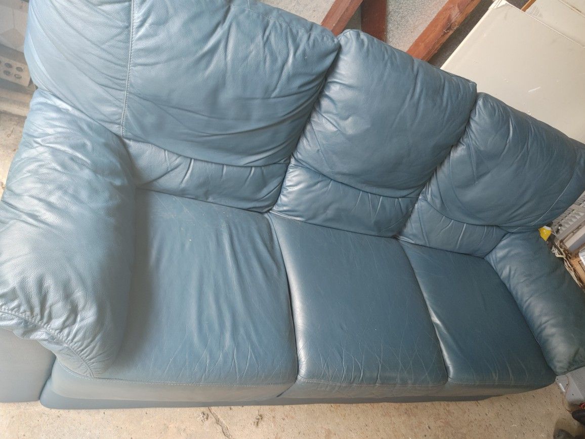 Super Comfy Leather Blue Couch Excellent Condition - photo 3