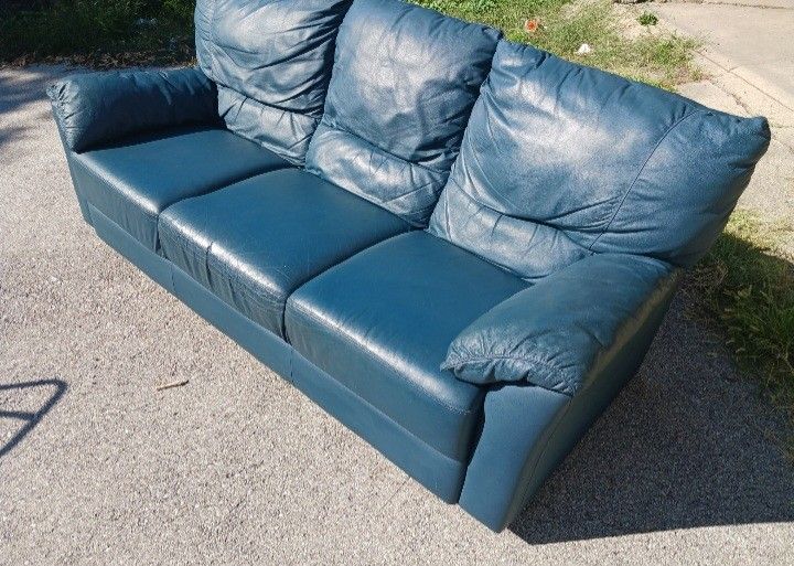 Super Comfy Leather Blue Couch Excellent Condition - photo 5