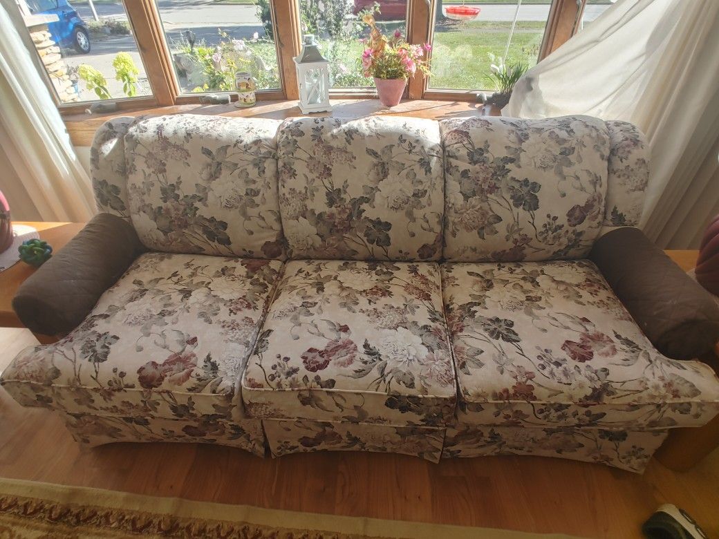 Sofa Sleeper Couch, Loveseat & Outdoor Wicker Furniture - photo 3
