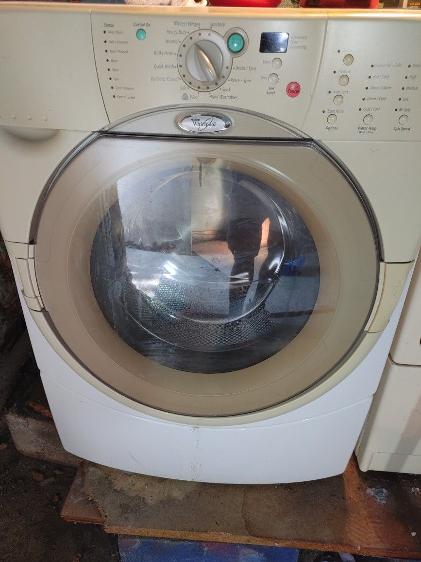 Whirlpool Duet HT Front Load Washer - Good Working Condition