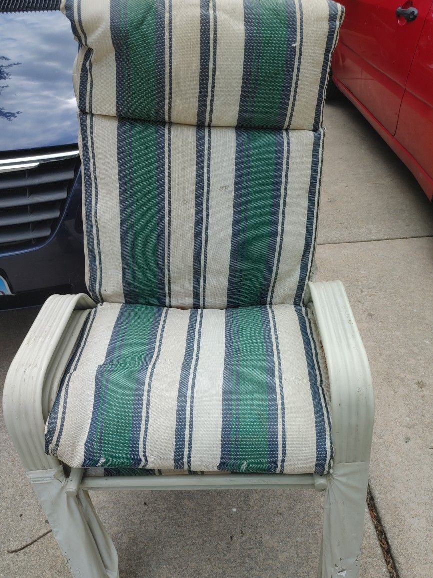 2 Good Cond Clean Aluminum Patio Table Lawn Chair