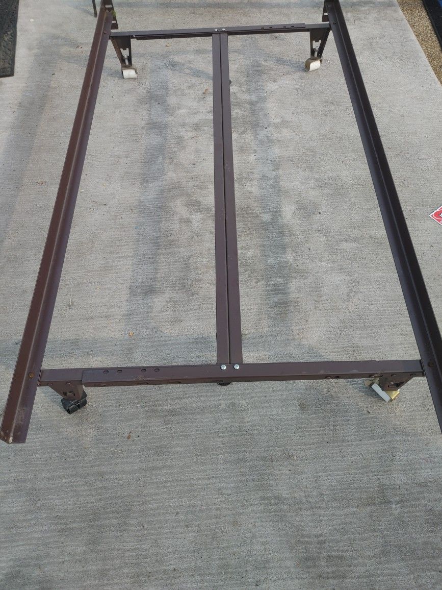 Metal Bed Frames and Canopy Bed - photo 2