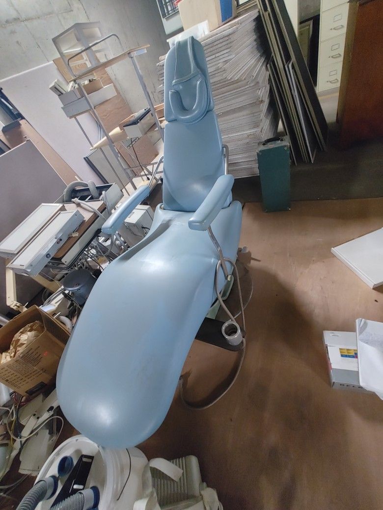 Dental Chair PU Oakbrook Location, Delivery Available