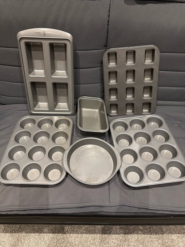 Wilton and Baker's Secret Baking Pan Set