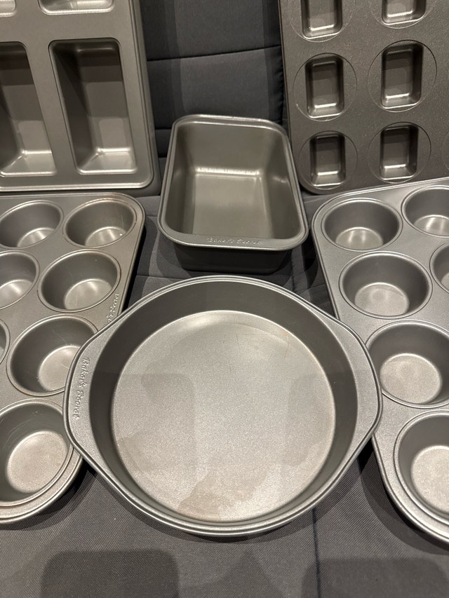 Wilton and Baker's Secret Baking Pan Set - photo 3