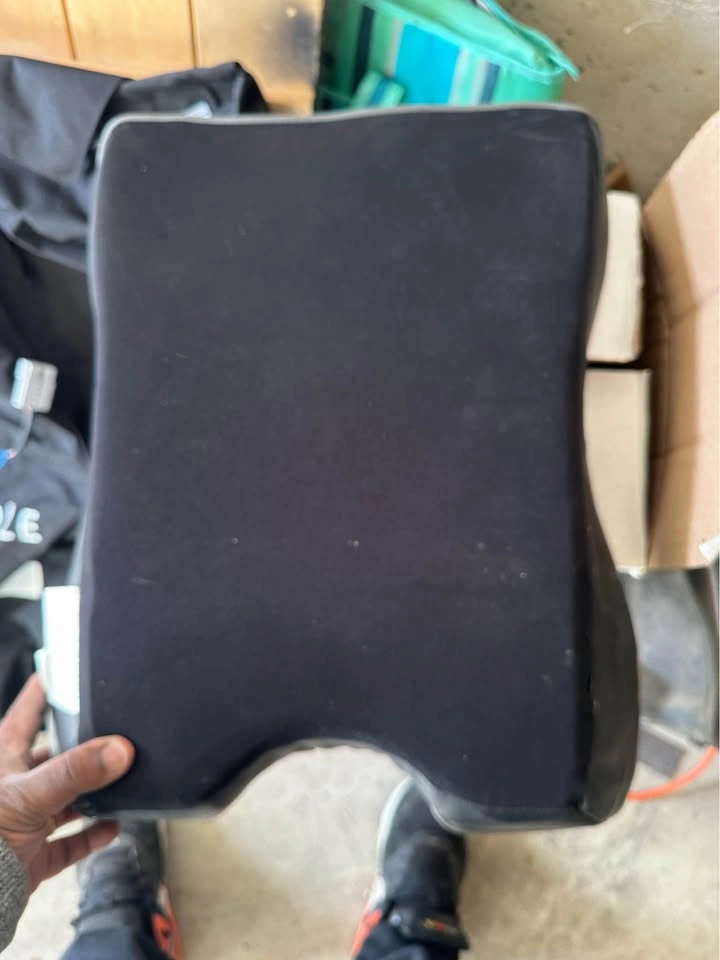 Black Lumbar Support Cushion - photo 2