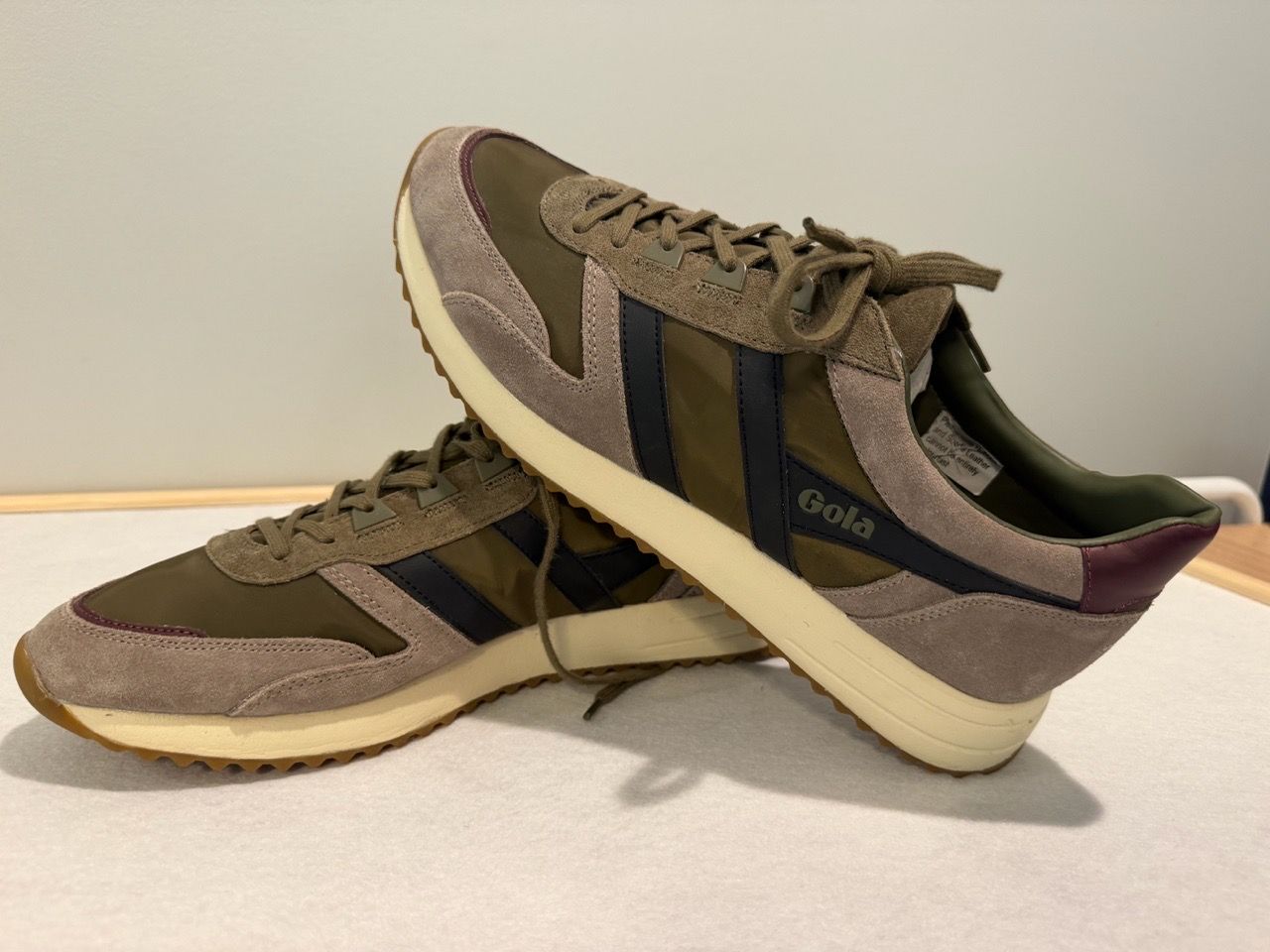 New Men’s SZ 12 Gola Retro Sneakers Olive Suede