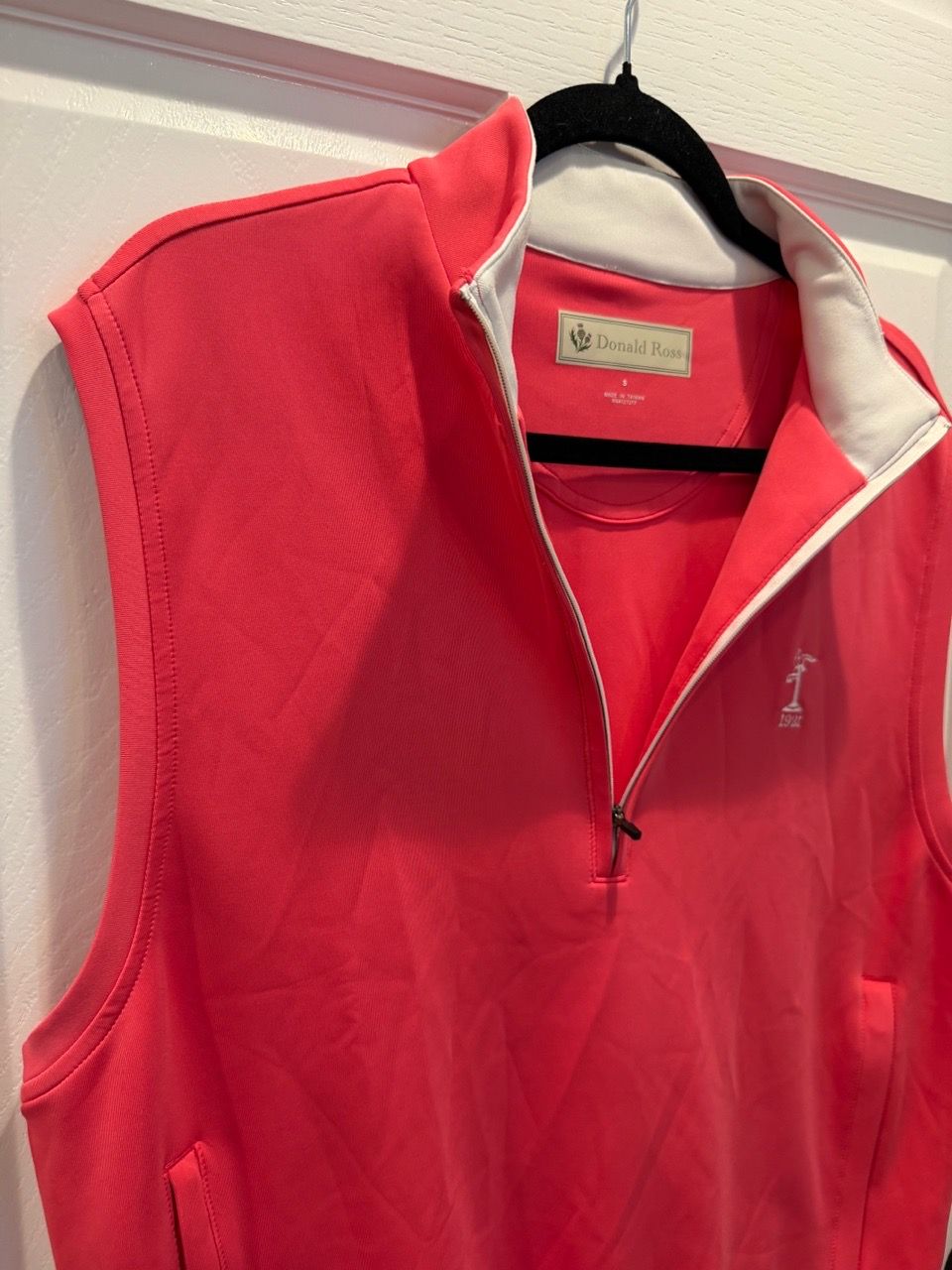Like New Men’s SMALL Donald Ross Quarter-Zip Golf Vest - photo 4