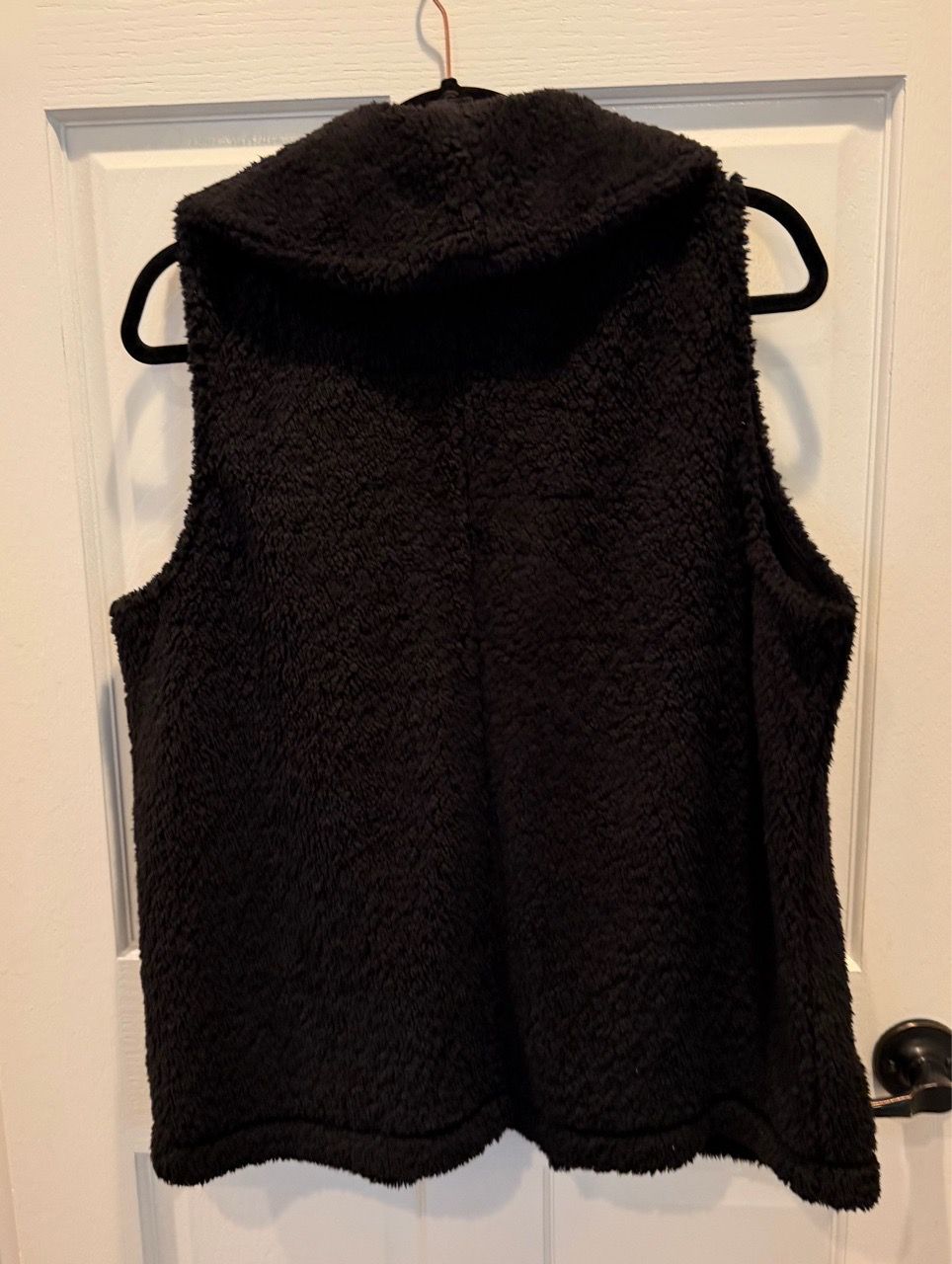 Women’s Medium LOFT Jet Black Sherpa Vest - photo 2