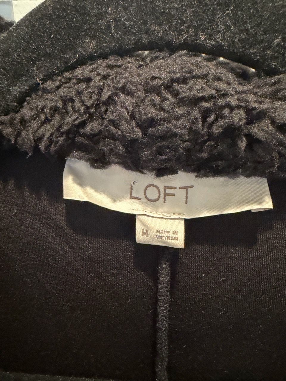Women’s Medium LOFT Jet Black Sherpa Vest - photo 3