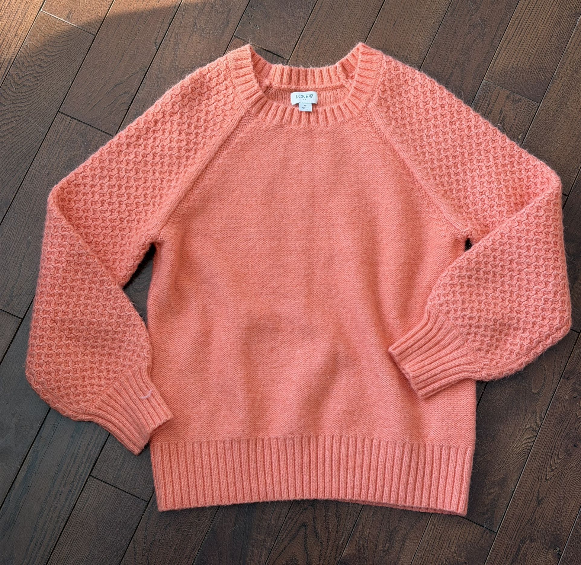 New Women’s Size Small Sweater From J. Crew $20 - photo 2