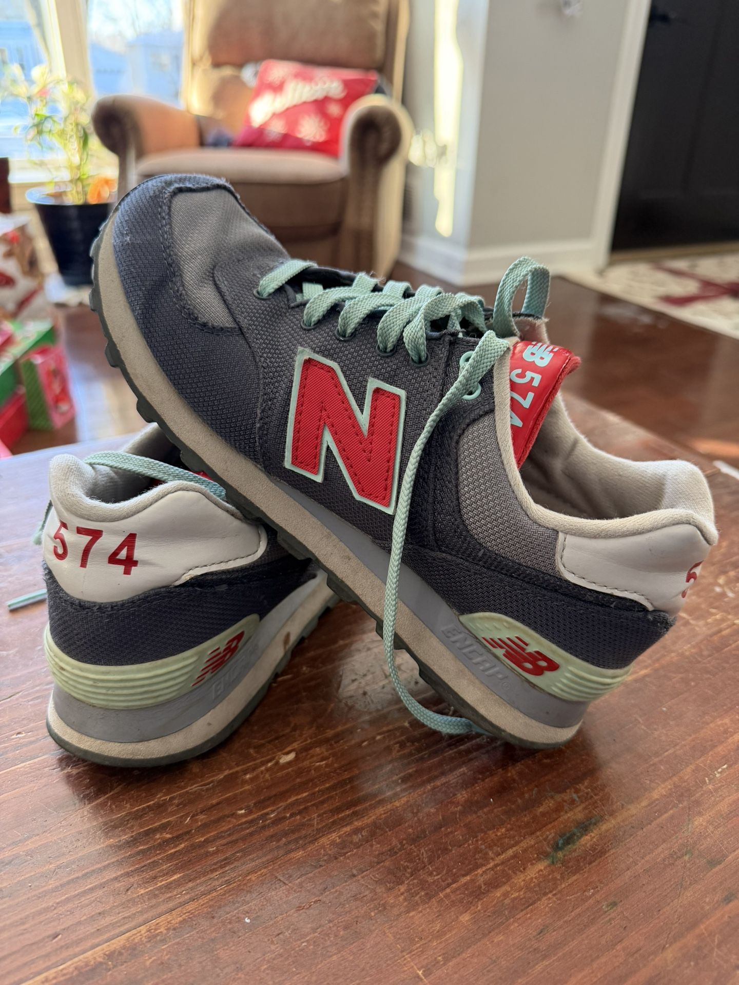 New Balance Shoes, Women’s (Size 8.5) $8 - photo 2
