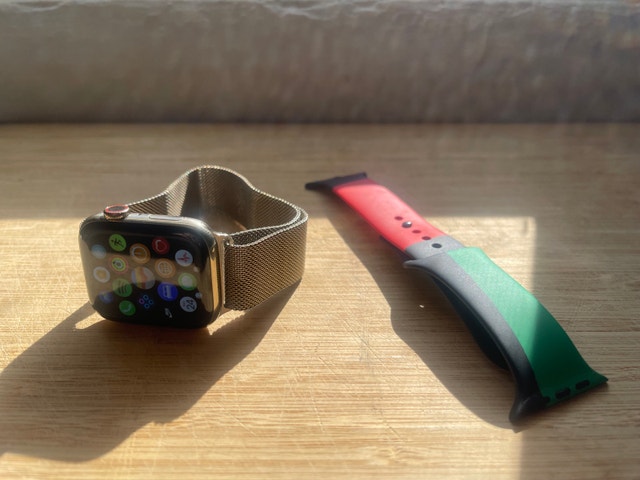 Apple Watch Series 5 44mm Gold Stainless Steel Cell + 2 Bands - photo 5