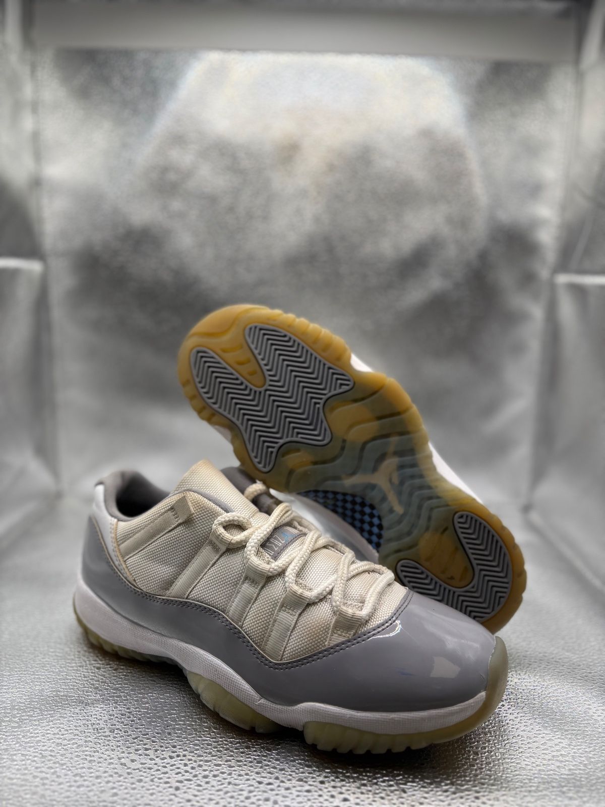 Air Jordan 11 low retro cement grey