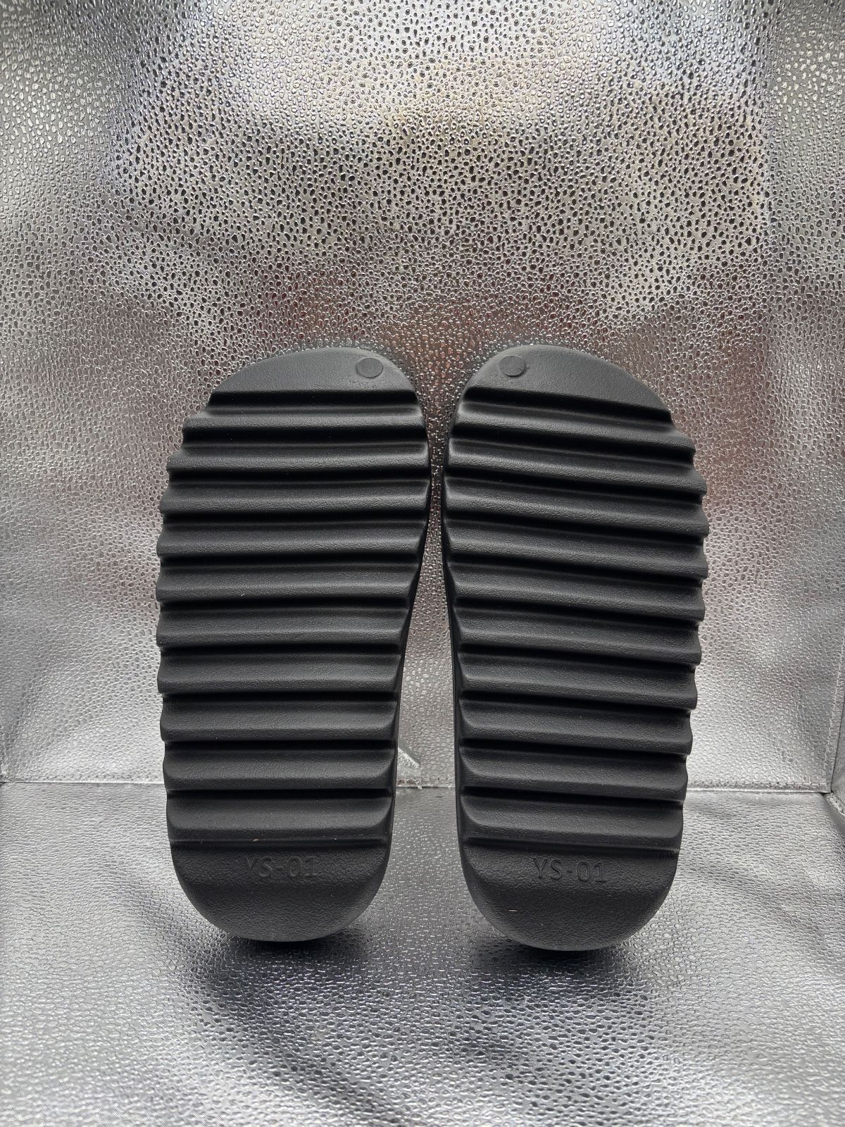 YS-01 black yeezy slide - photo 3