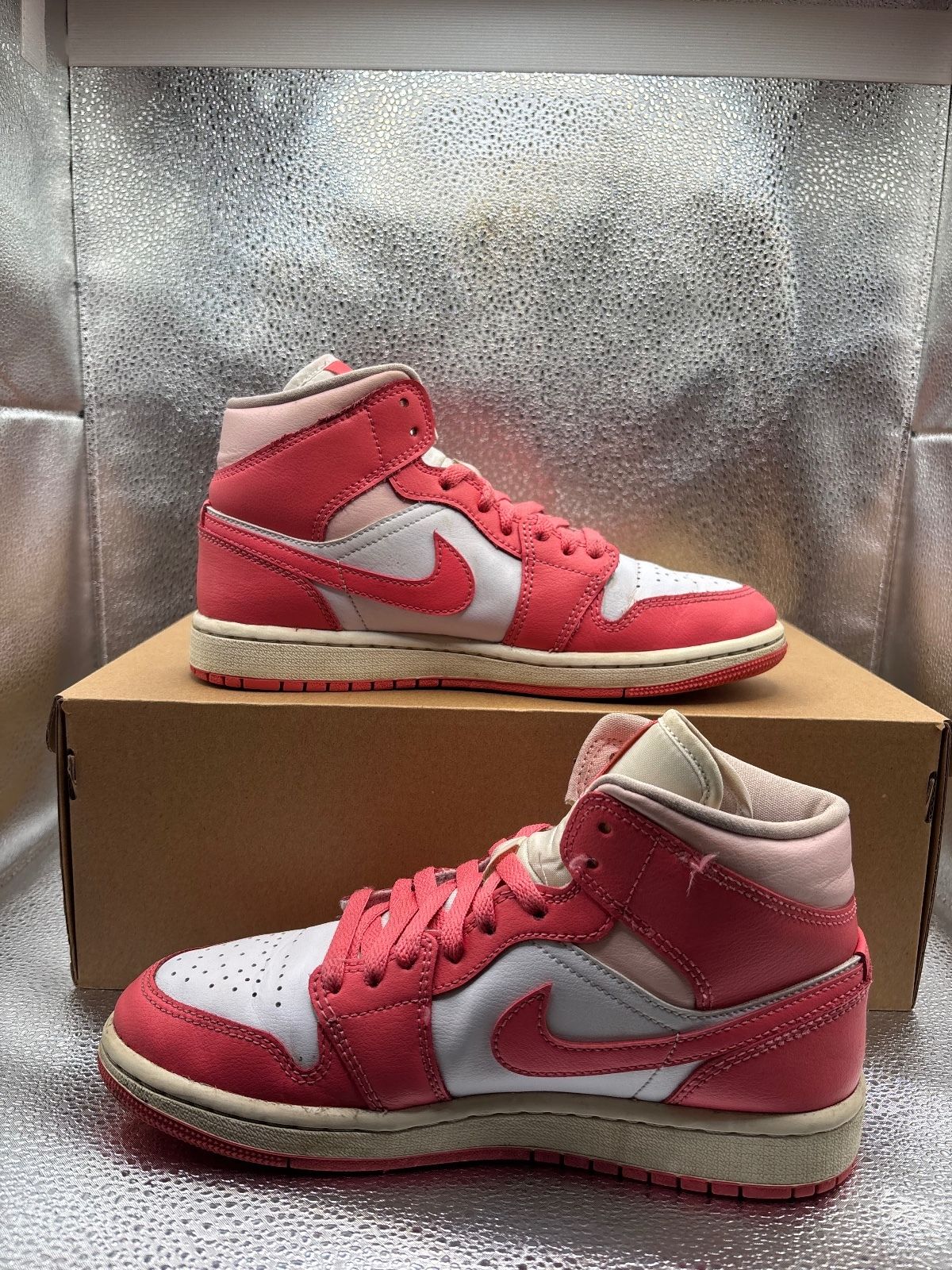 Air Jordan 1 Mid "Strawberries and Cream" - photo 5