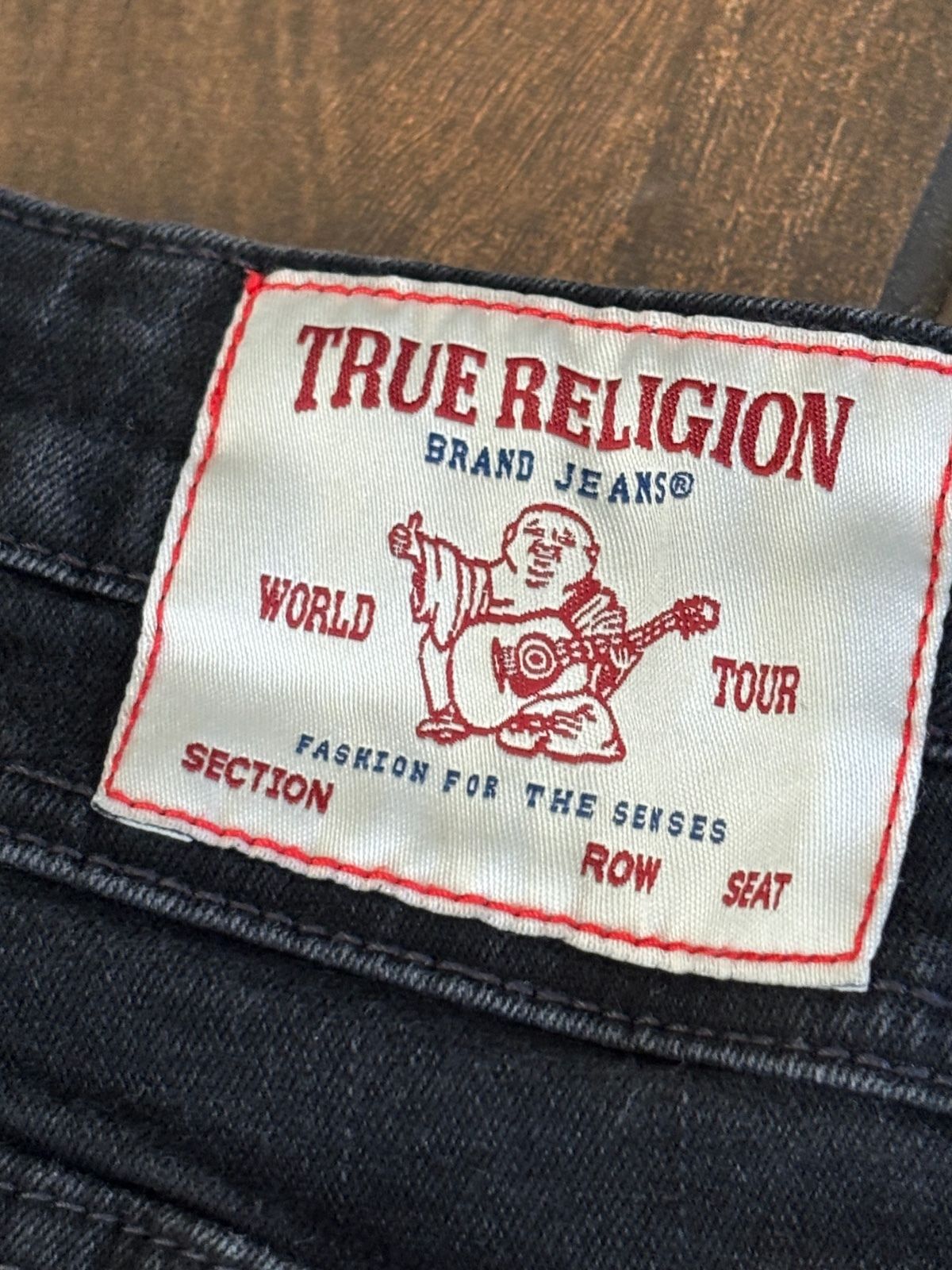 True religion black denim jeans with pink stitching - photo 2