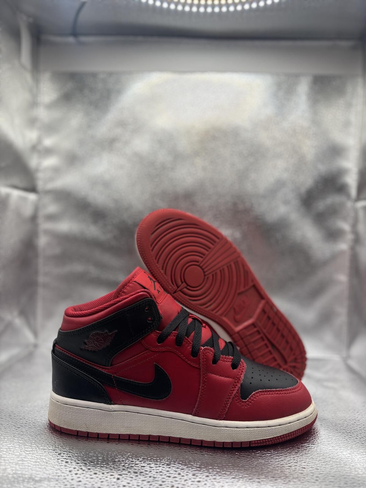 Air Jordan 1 mid reverse red 2021 GS