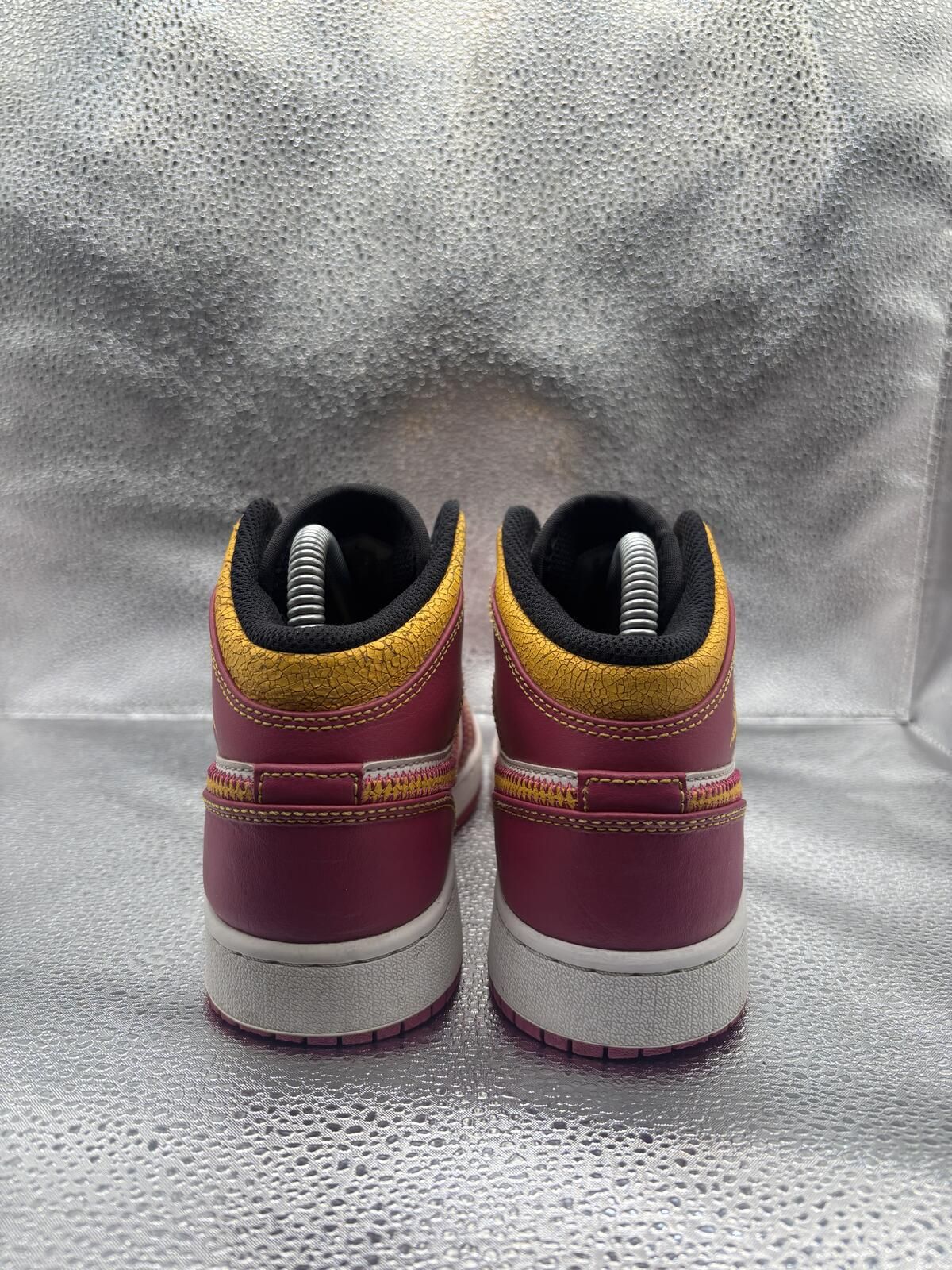 Air Jordan 1 mid dia de los Muertos GS - photo 4