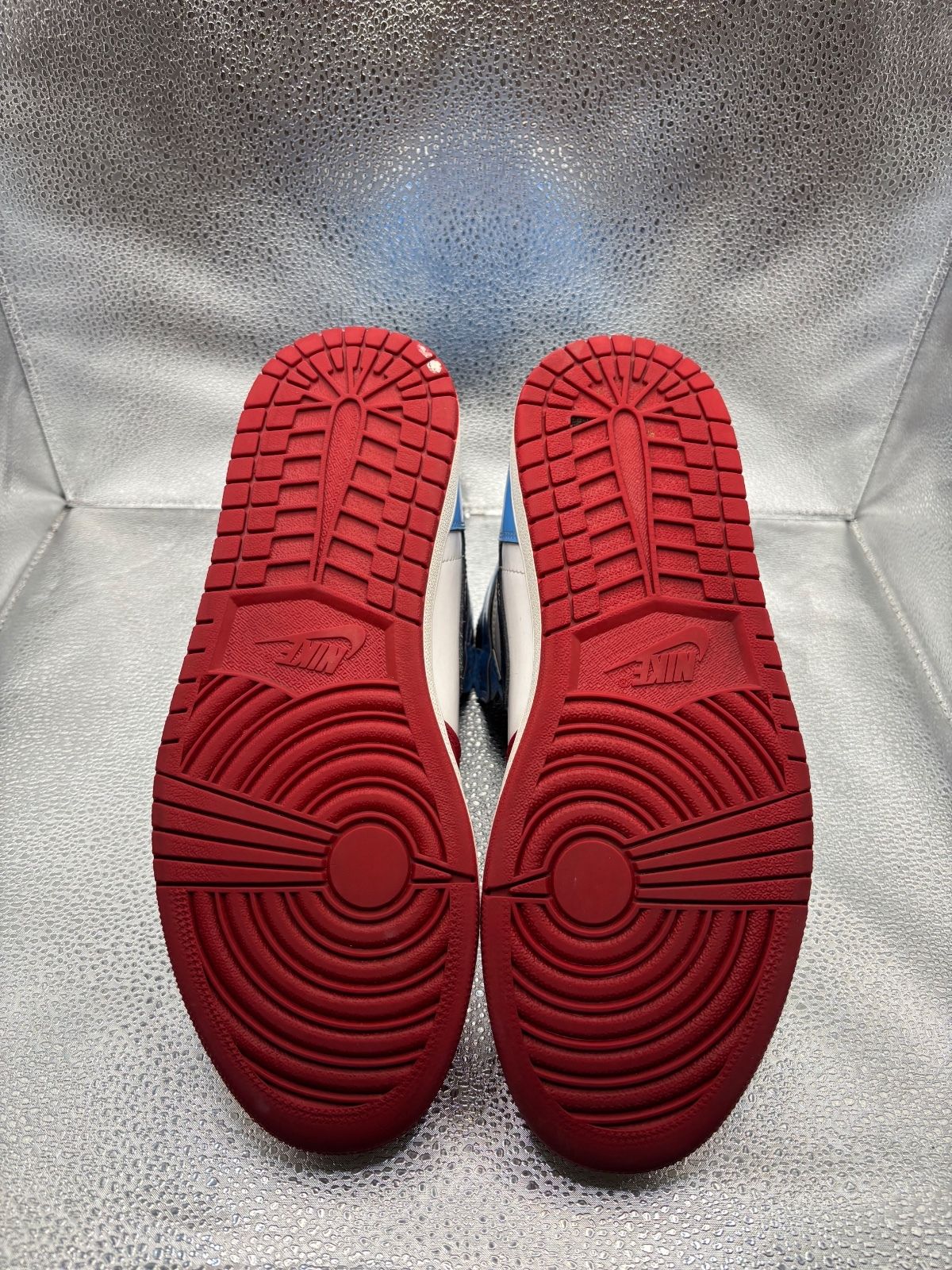 Air Jordan 1 Retro High OG Fearless UNC Chicago - photo 3