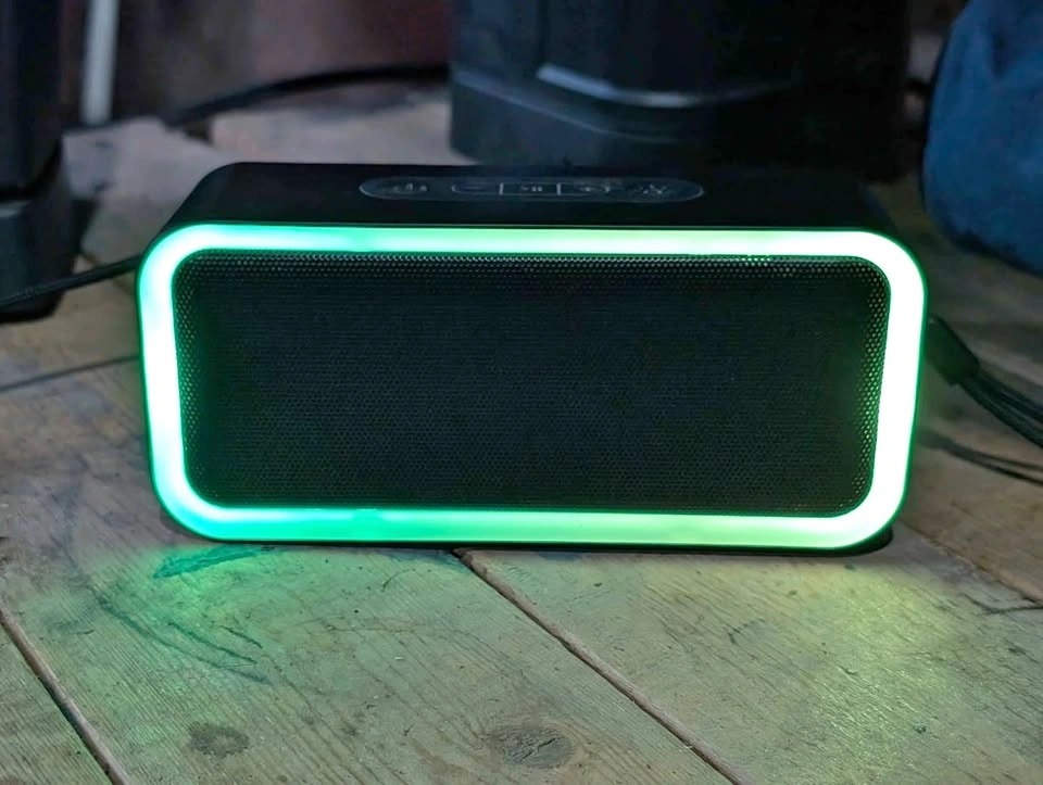 V8 RGB Bluetooth speaker
