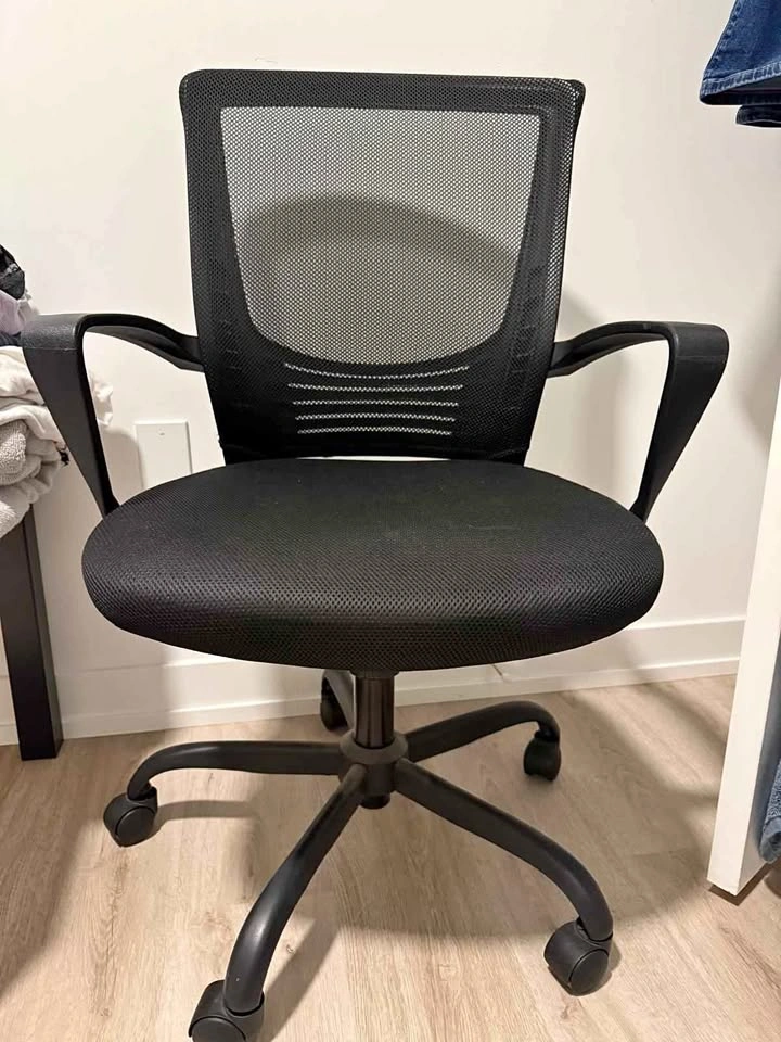 Black Mesh Office Chair