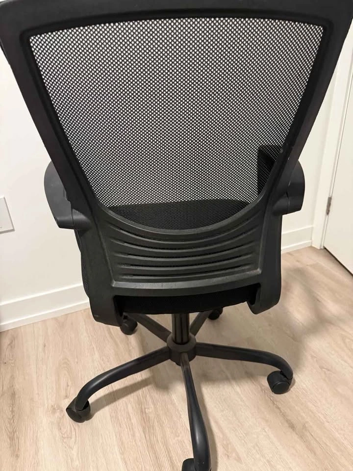 Black Mesh Office Chair - photo 2
