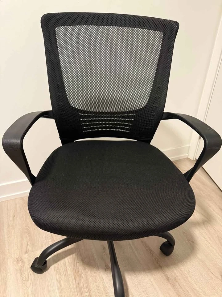 Black Mesh Office Chair - photo 3