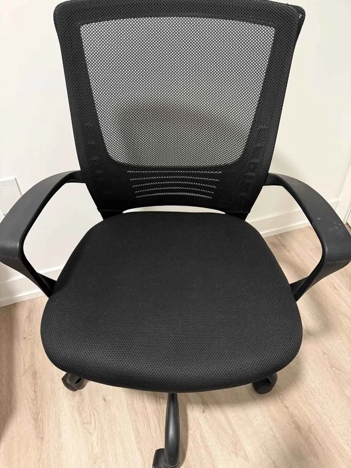 Black Mesh Office Chair - photo 4