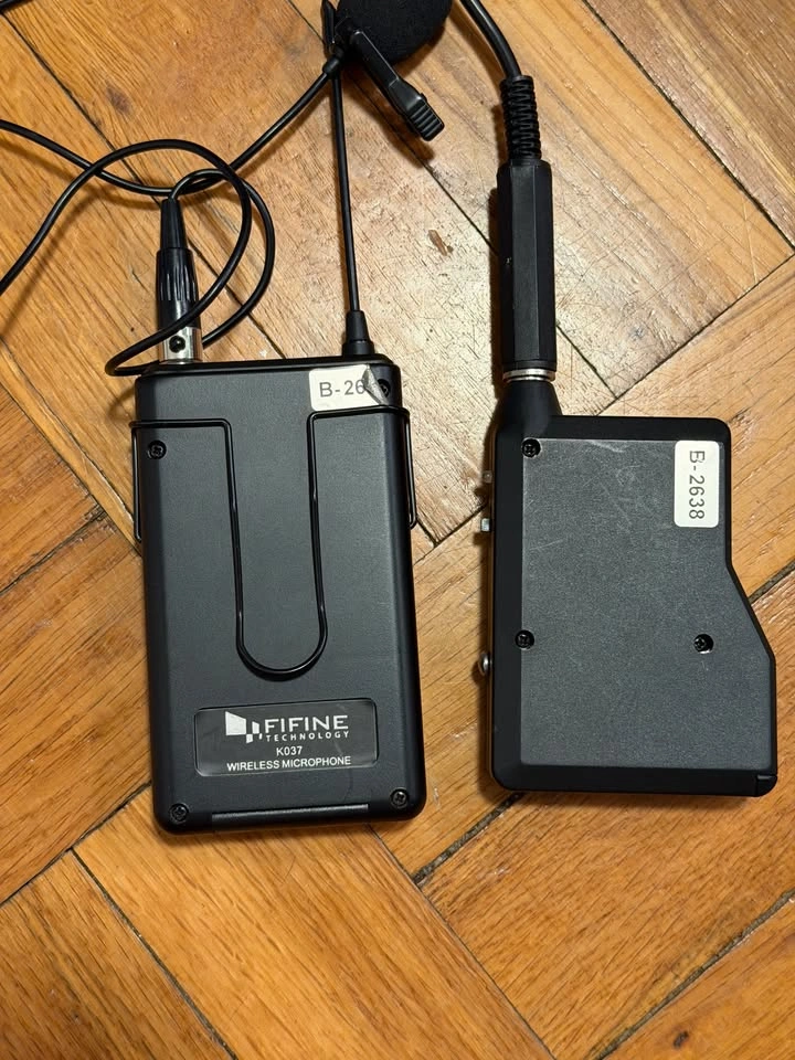 FIFINE K037B Wireless Microphone System - photo 3