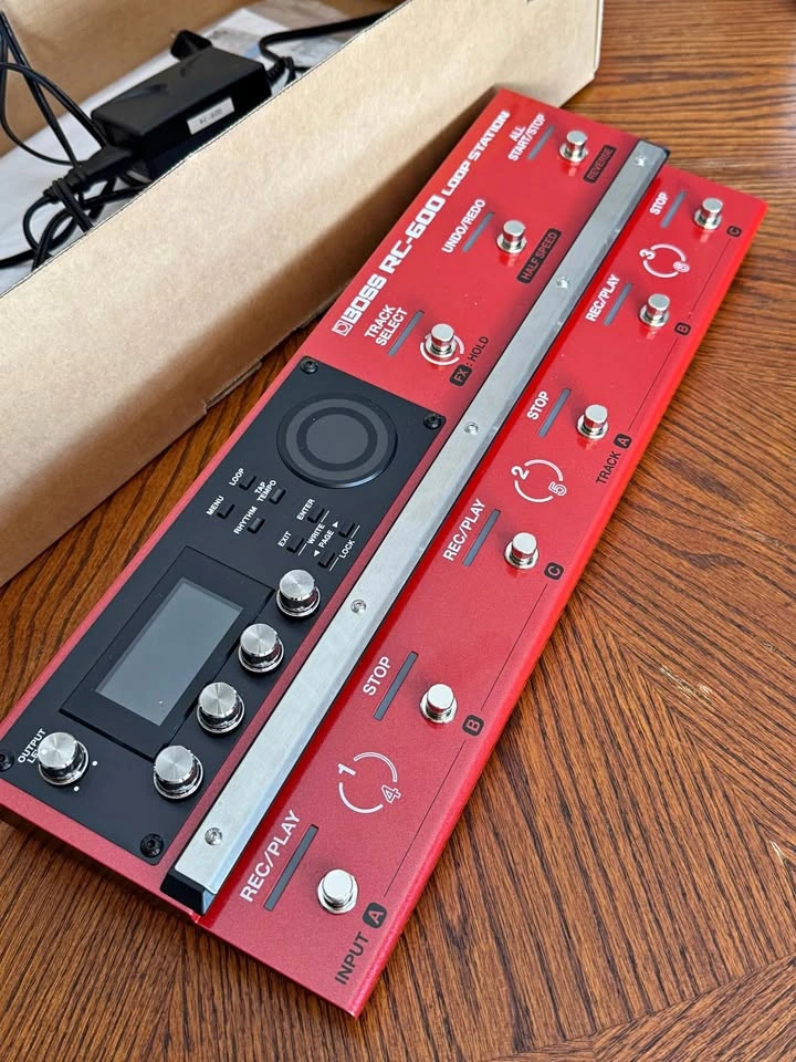 Boss RC-600 loop station
