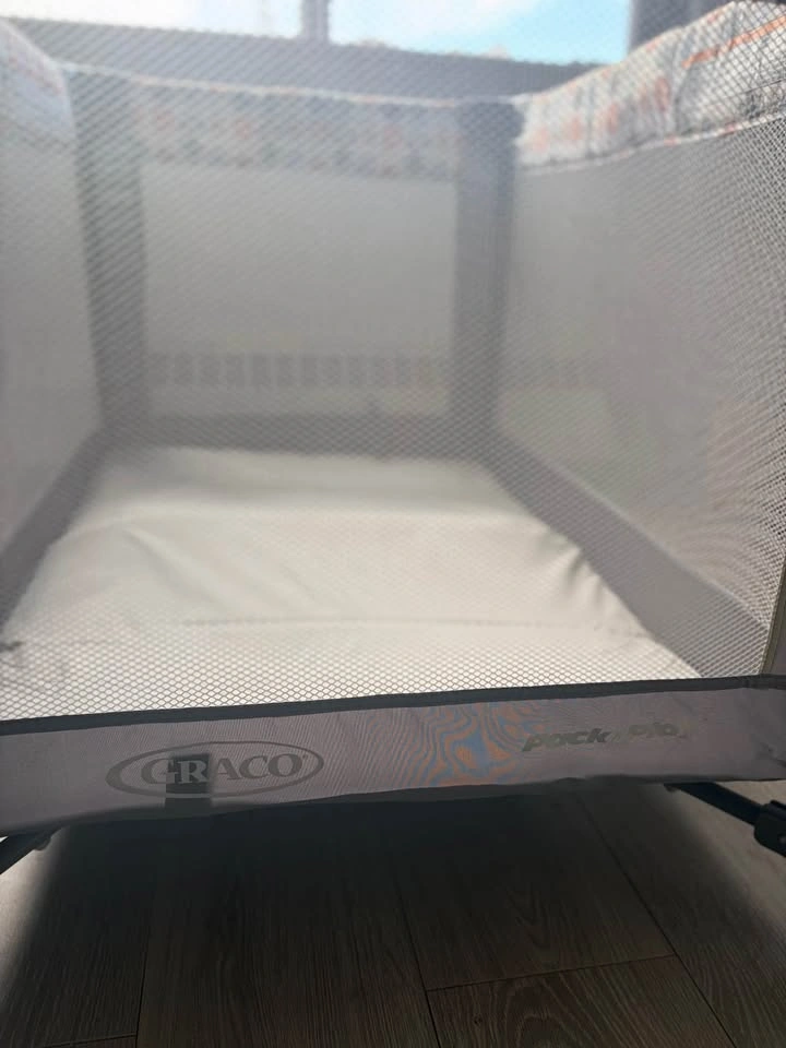 Graco Pack 'n Play with Playpen Balls - photo 2