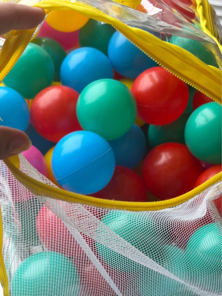 Graco Pack 'n Play with Playpen Balls - photo 4