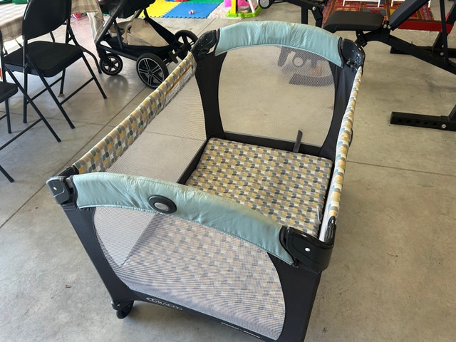 Graco Pack 'n Play - photo 2