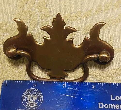 8 Very Vintage Batwing Drawer Pulls, Chippendale Style - photo 4