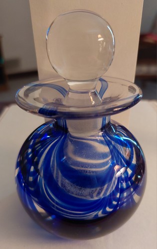 Two Gorgeous Perfume Bottles. One MMA, The Other ONEIDA - photo 2