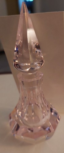 Two Gorgeous Perfume Bottles. One MMA, The Other ONEIDA - photo 5