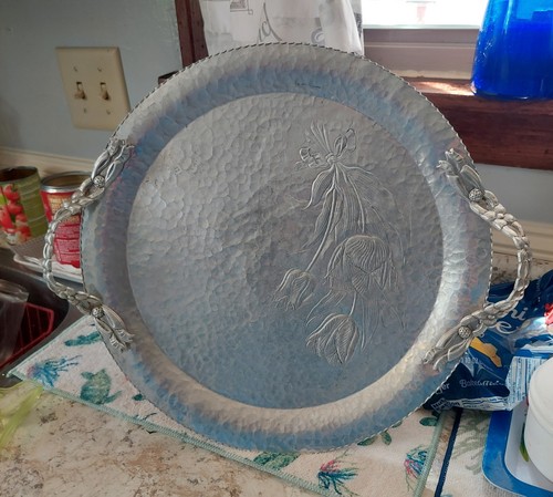 Rodney Kent Hammered Aluminum Tulip Tray - photo 2