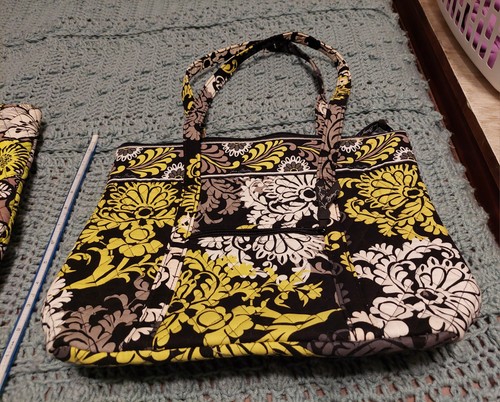 Two large Vera bradley tote bags - photo 2