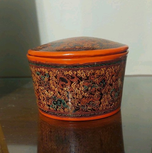 Vintage Burmese Lacquerware Betal Nut Box Kun-it