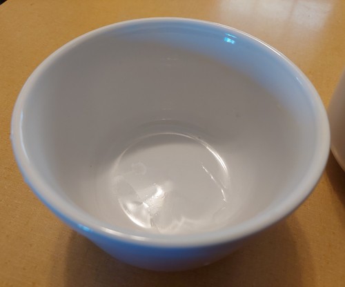 2 Kellogg Tony The Tiger Cereal Bowls 2001 - photo 5