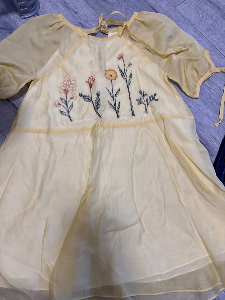 Girls Dress Size 7-8 Years - Brand New, Yellow, Embroidered Flow
