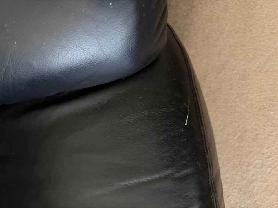 Black Leather Armchair - photo 3