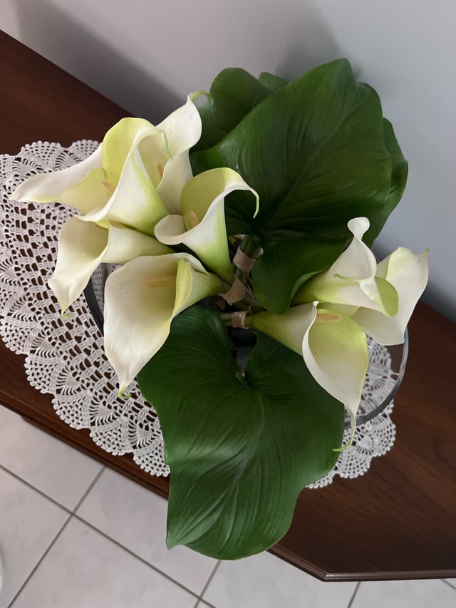 Artificial Calla Lily Arrangement in Glass Bowl