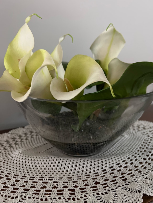 Artificial Calla Lily Arrangement in Glass Bowl - photo 2