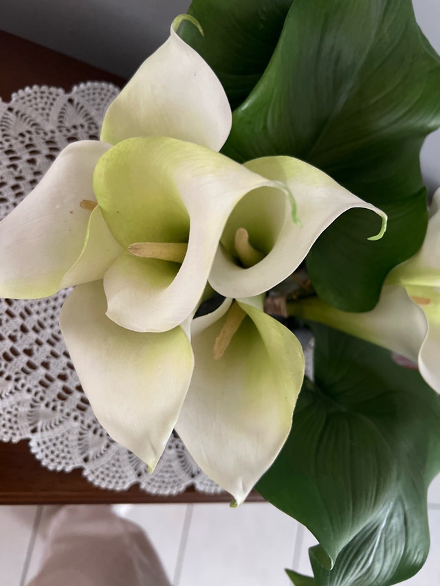 Artificial Calla Lily Arrangement in Glass Bowl - photo 4