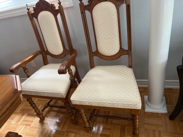 Oak Dining Room Set - photo 3