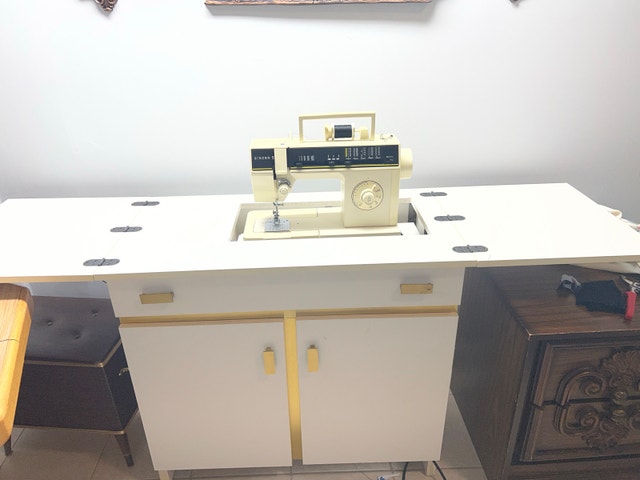 Singer Sewing Machine with Cabinet